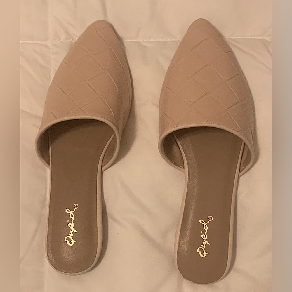 Qupid, The Hailey Mule, Flats, Pointed Toe, Tan, Size 6